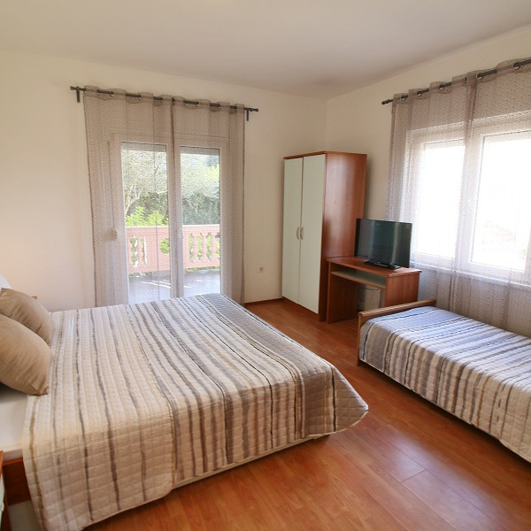 Bedrooms, Zatonka 2, Apartments Zatonka near the sea, Zaton, Dalmatia, Croatia Zaton